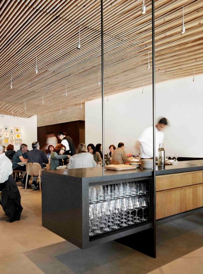 Thiết kế nội thất nhà hàng với lam gỗ trần cá tính,nha-hang-dep-tran-go-ca-tinh-12.jpg