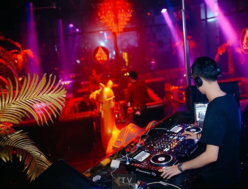 Trải nghiệm thực tế quán Cafe DJ – Không gian âm nhạc sôi động