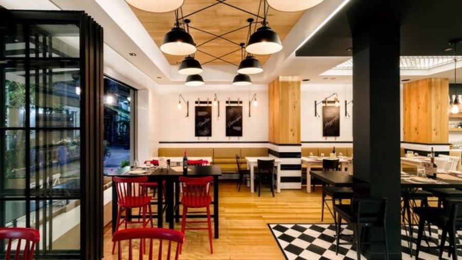 Nội thất nhà hàng Ý hiện đại kết hợp ánh sáng vàng ấn tượng