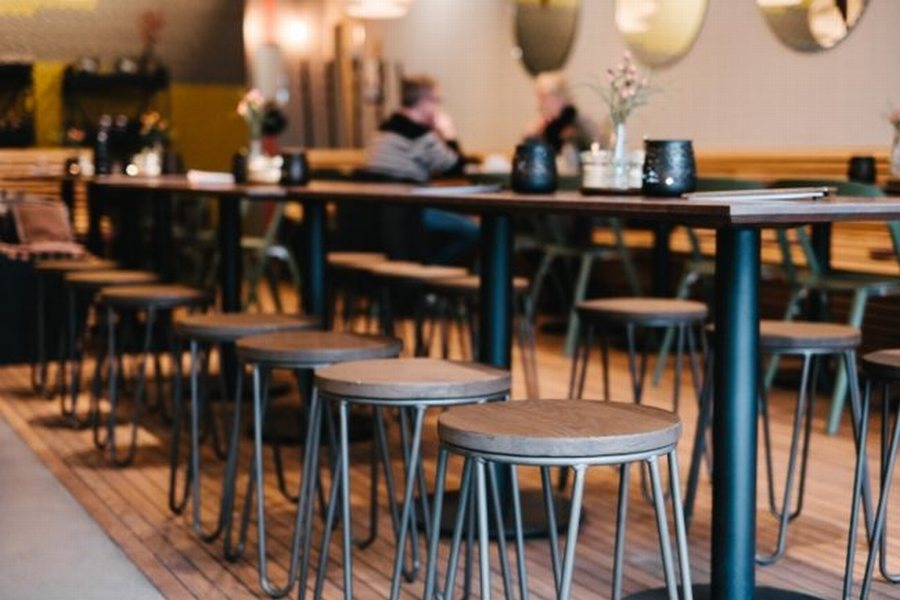 Thiết kế quán café phong cách hiện đại kết hợp ánh sáng tự nhiên