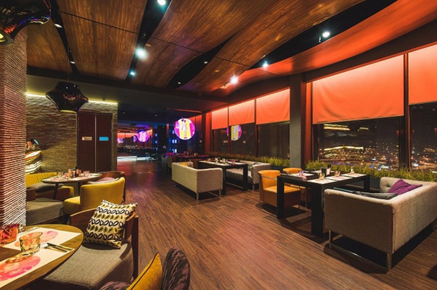 Không gian rooftop bar nhà hàng phong cách nightlife ấn tượng 