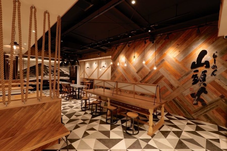 Thiết kế phòng VIP trong nhà hàng Nhật Bản Nhà hàng Nhật Bản với bàn ăn Tatami truyền thống