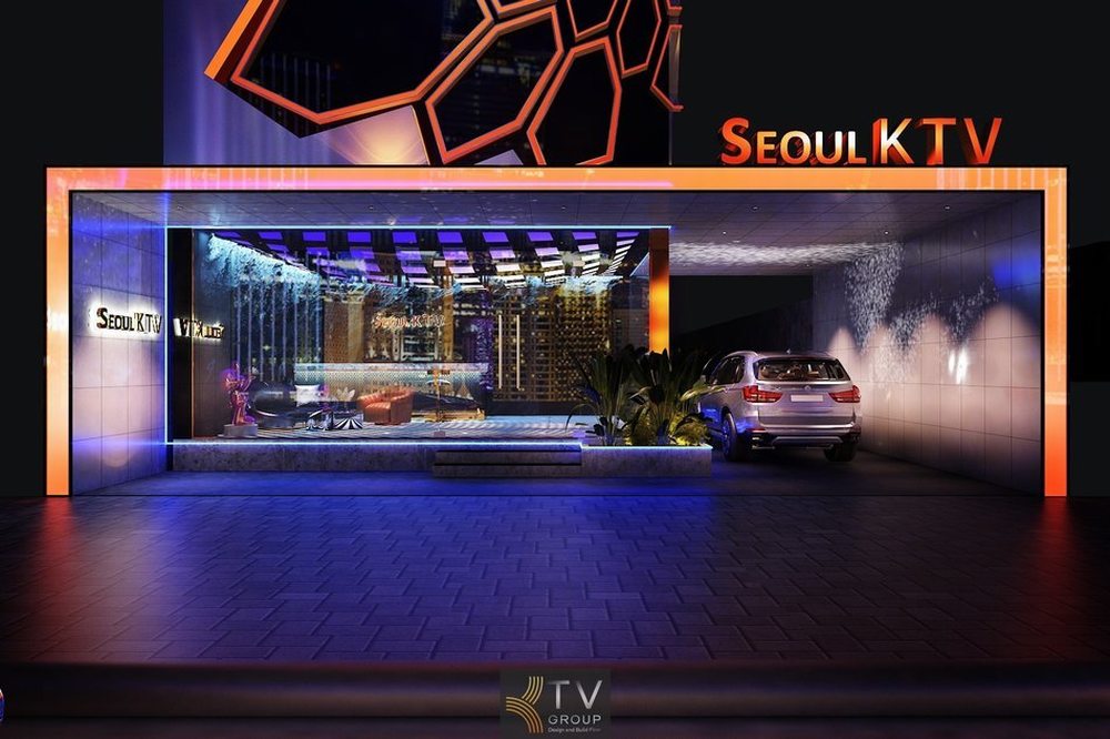 Không gian phòng karaoke KTV phong cách hiện đại với hệ thống đèn LED trang trí, nội thất sang trọng và bố cục hợp lý cho mô hình karaoke kinh doanh chuyên nghiệp. 