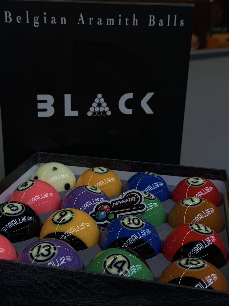 Bộ bi-a Belgian Aramith Black chính hãng với bề mặt bóng mịn, màu sắc chuẩn xác, độ cân bằng cao. Phụ kiện cao cấp giúp nâng tầm trải nghiệm thi đấu chuyên nghiệp, thể hiện sự đầu tư chỉn chu và đẳng cấp của NARRA BILLIARDS. 