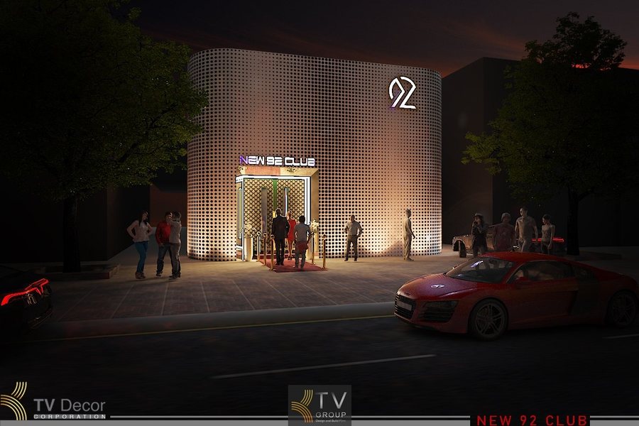 Thiết kế thi công New 92 Bar Club Hội An nổi bật với mặt tiền ánh sáng đổi màu, kiến trúc bo cong hiện đại, tạo điểm nhấn giải trí ban đêm thu hút khách. 