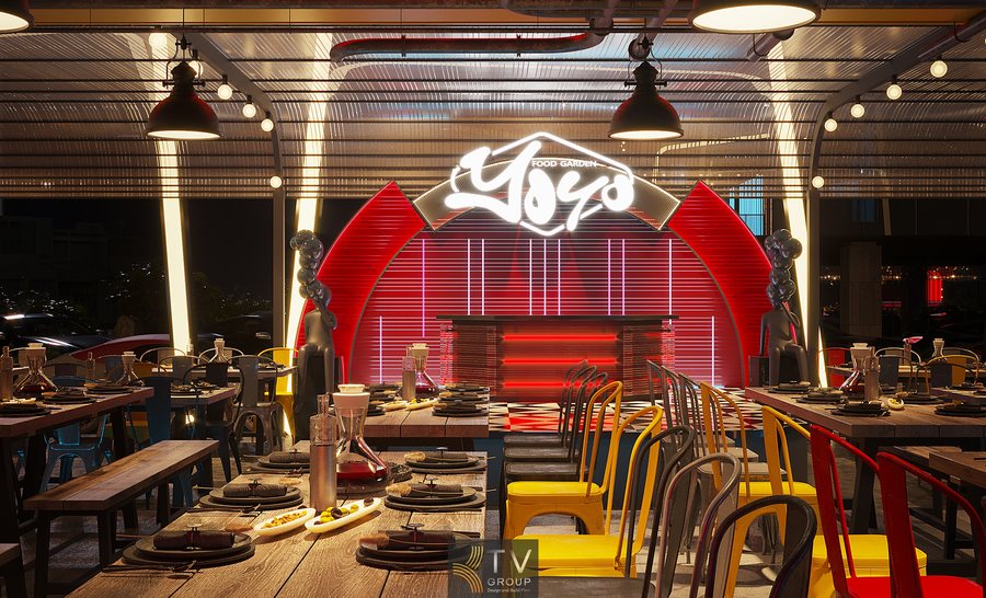 Sân khấu trung tâm được thiết kế nổi bật với hệ đèn LED và bảng hiệu thương hiệu, giúp không gian trở thành điểm tụ họp giải trí, biểu diễn acoustic hoặc DJ trong các buổi tối cuối tuần. 