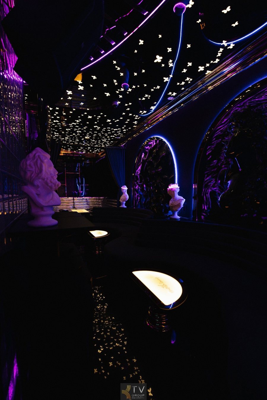 Dự án thi công lounge bar mini tại TP.HCM tập trung tối ưu diện tích, âm thanh lounge êm, ánh sáng dịu và bố cục ngồi riêng tư, phù hợp mô hình kinh doanh nightlife hiện đại.