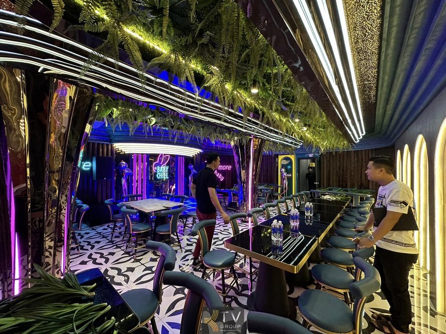 Thiết kế thi công nhà hàng Lounge kết hợp Beer Food tại TP.HCM, không gian DJ, ánh sáng nghệ thuật, decor hiện đại, tối ưu vận hành và trải nghiệm khách hàng. 