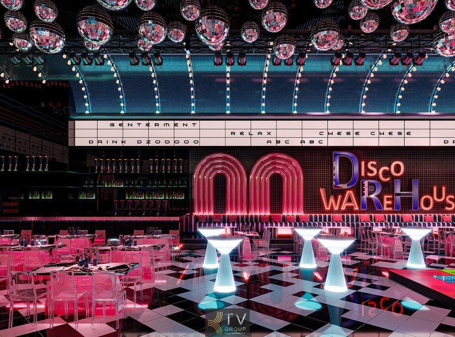 Bàn ghế acrylic trong suốt cho nội thất bar disco hiện đại Hệ thống đèn led trần cong tạo hiệu ứng ánh sáng sống động trong lounge Nội thất booth sofa kẻ sọc phong cách retro trong mô hình bar beer