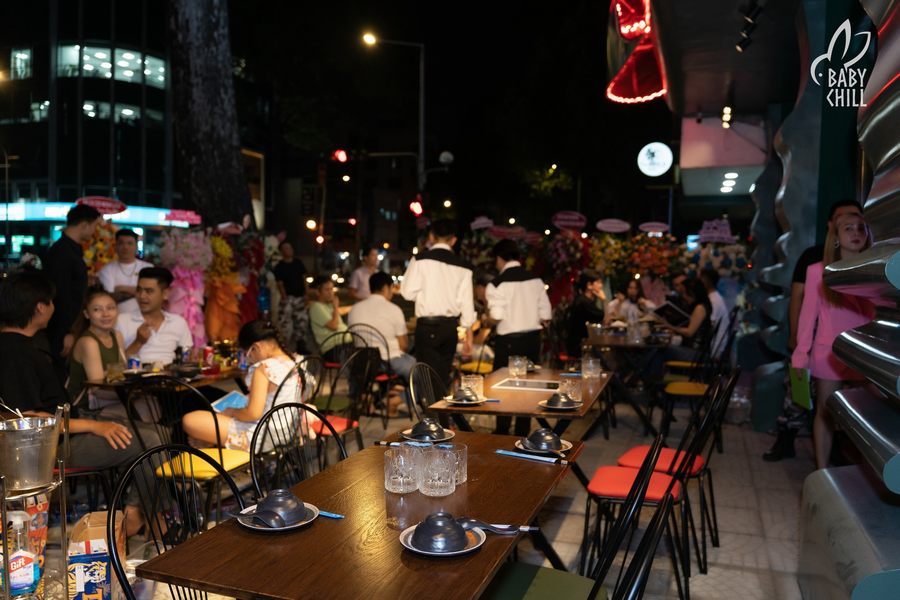 Mô hình nhà hàng lounge bar tại TP.HCM – giải pháp kinh doanh thu hút khách trẻ, tối ưu không gian, tăng trải nghiệm và nâng cao hiệu quả vận hành thực tế. 