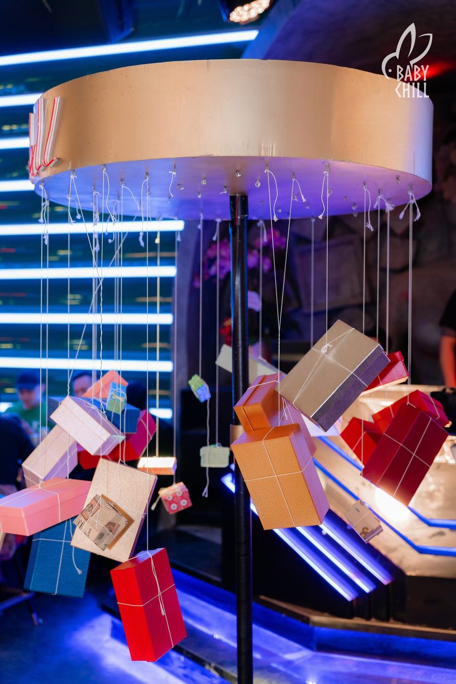 Góc Kinh Doanh Đẹp: Mô hình kinh doanh nhà hàng Lounge Bar kết hợp sân khấu tại TP.HCM