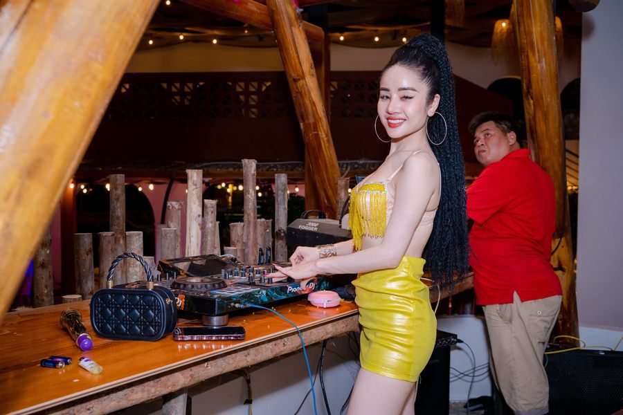 Khu vực check in trong nhà hàng beer garden giúp tăng trải nghiệm khách hàng 