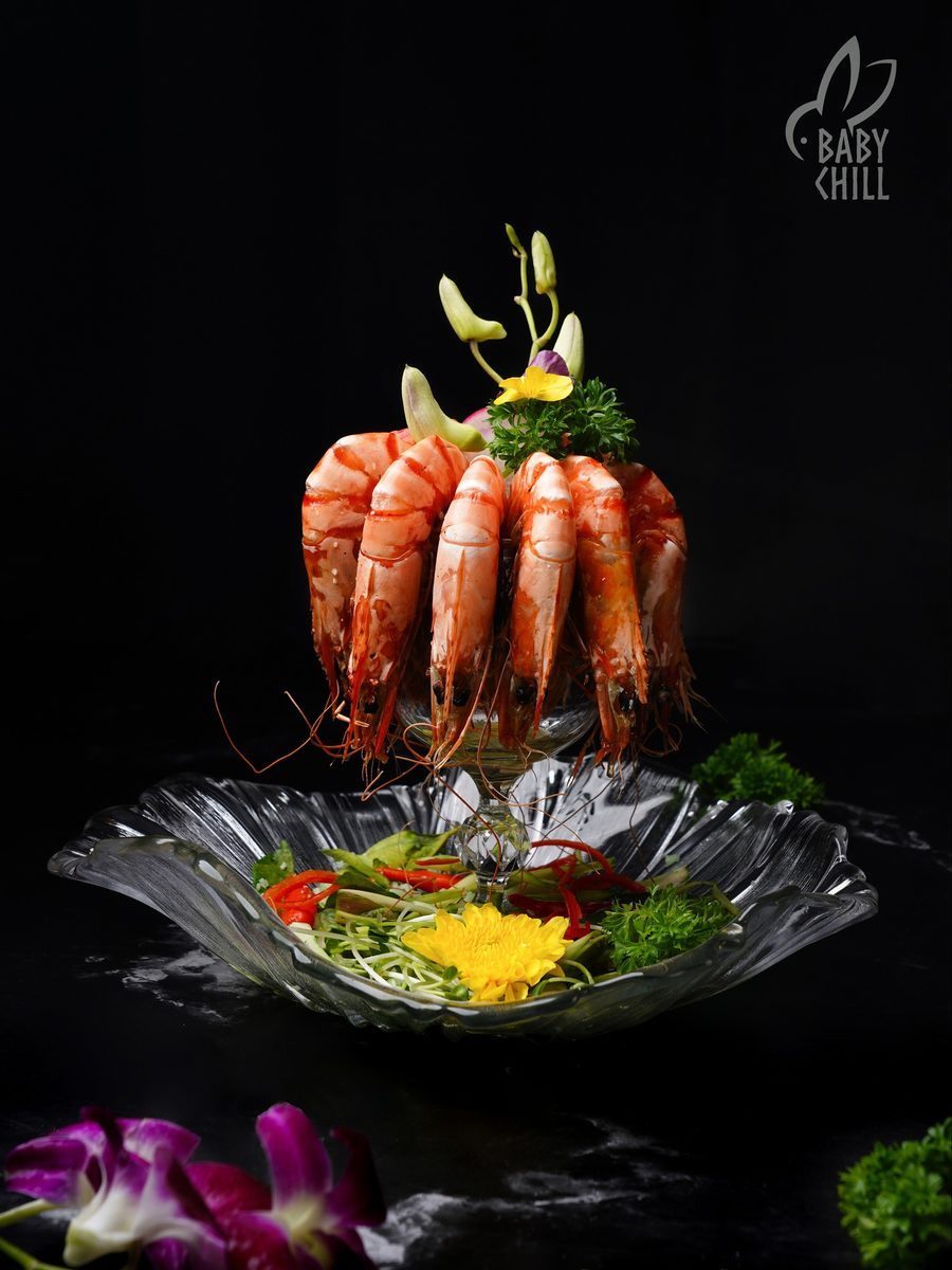 Đĩa thức ăn được chuẩn bị kỹ lưỡng, mang lại sự hài lòng cho khách hàng