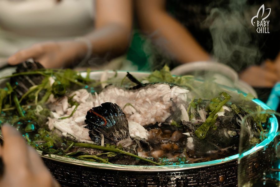 Món ăn hải sản chế biến hấp dẫn, trang trí đẹp mắt, phù hợp khách hàng trẻ yêu thích trải nghiệm mới lạ