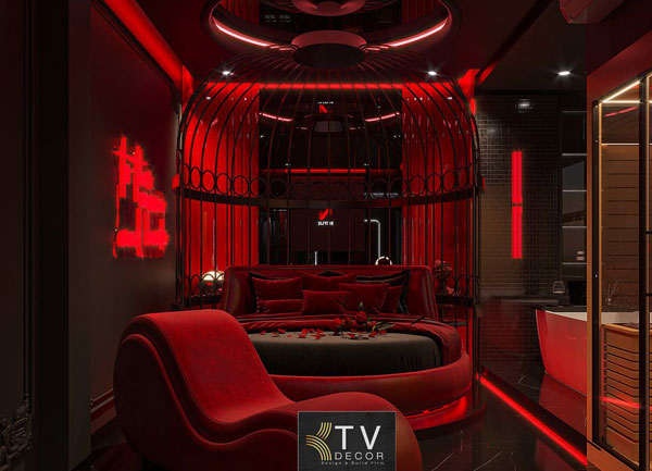 Thiết kế thi công phòng khách sạn tình yêu sang trọng tích hợp màn chiếu Netflix