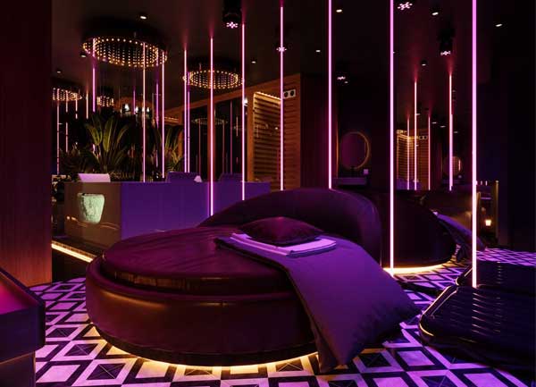 Mẫu Thiết Kế Thi Công Phòng Massage VIP Sang Trọng Ánh Sáng Neon